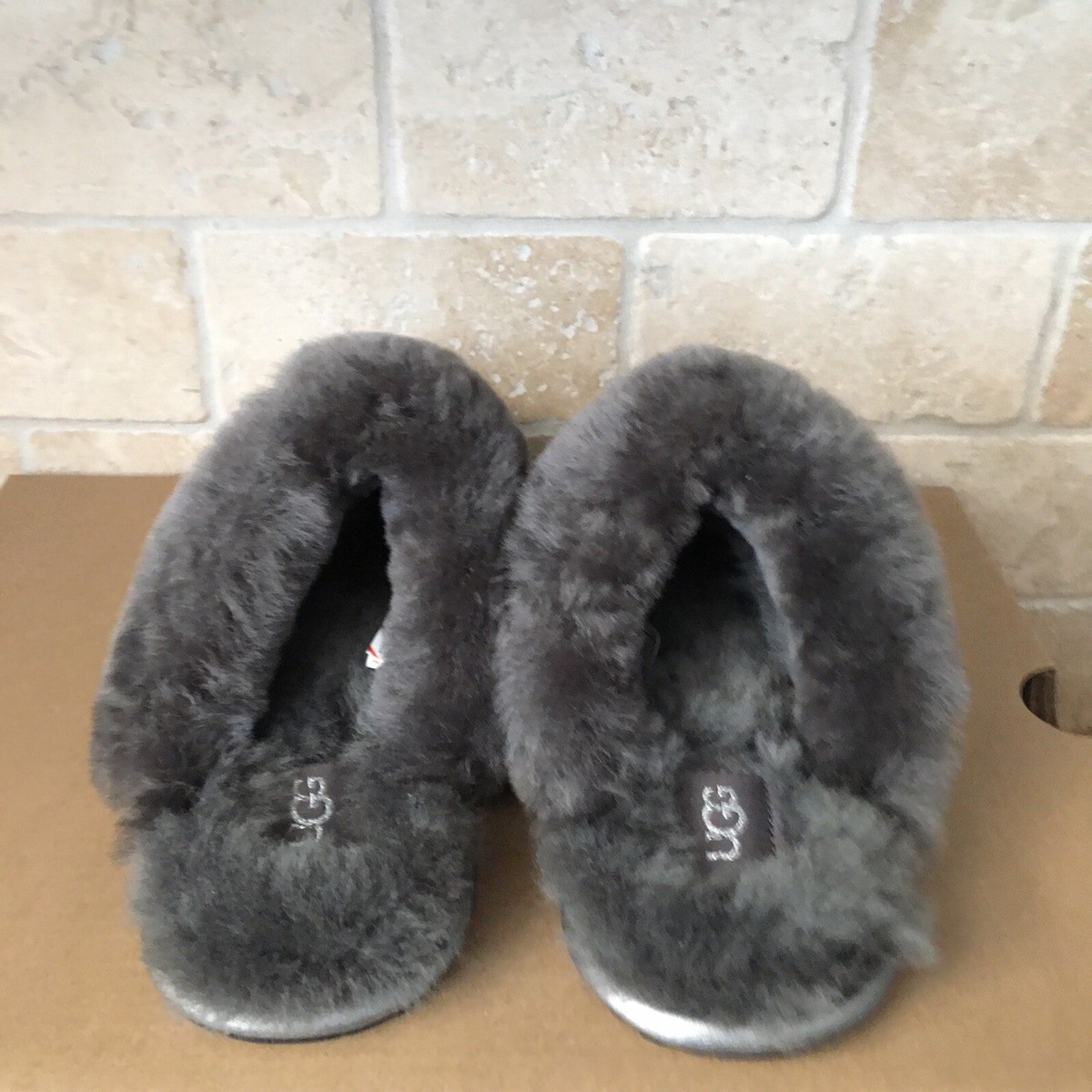 【新品⑭】UGG Scuffette II US6 JP23 CHE Women's Scuffette II Regenerate Slipper | UGG®
