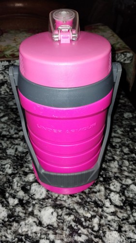 "Under Armour" UA Sideline 64 oz. Water Bottle OSFA Super Condition - 第 1/9 張圖片