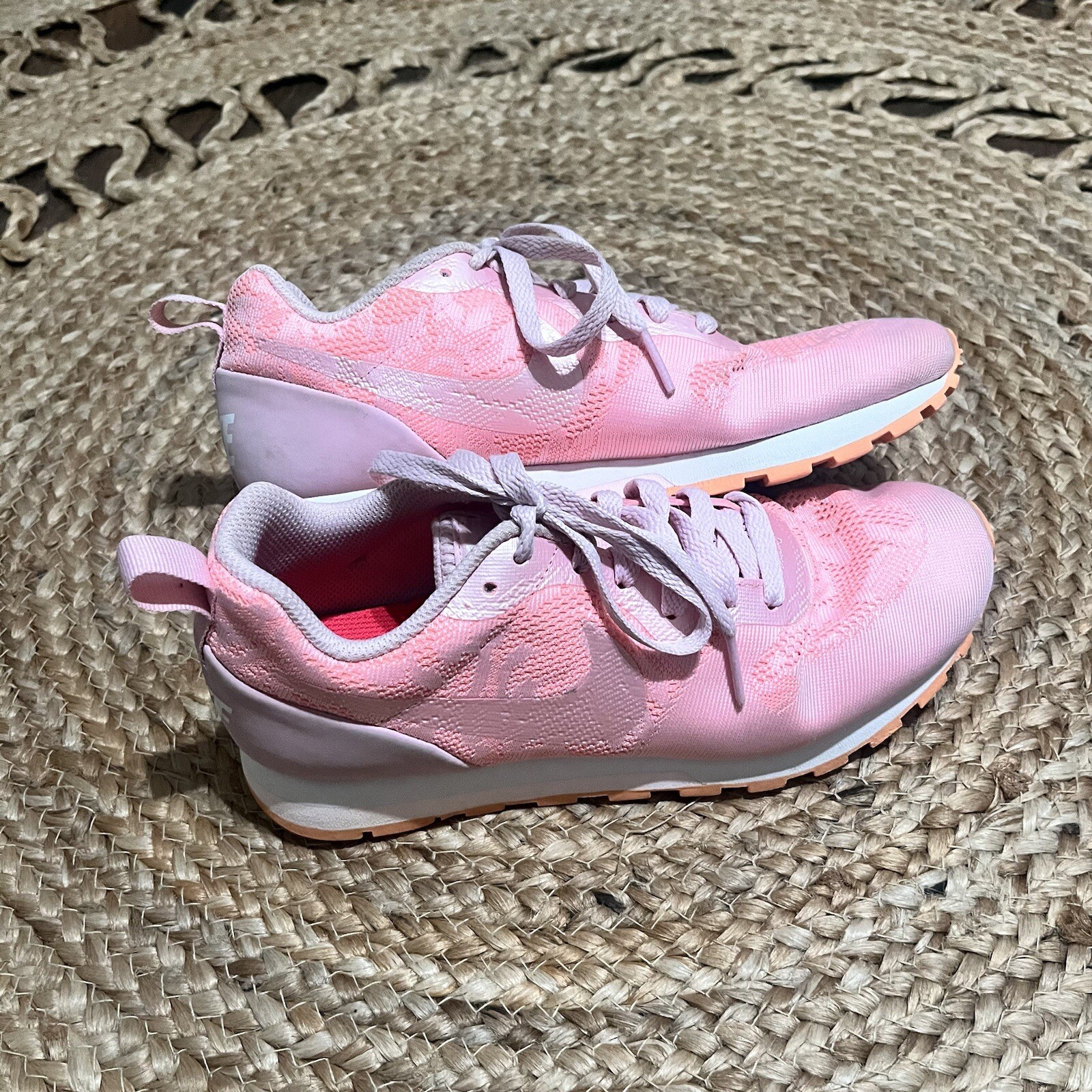 nike md runner floral