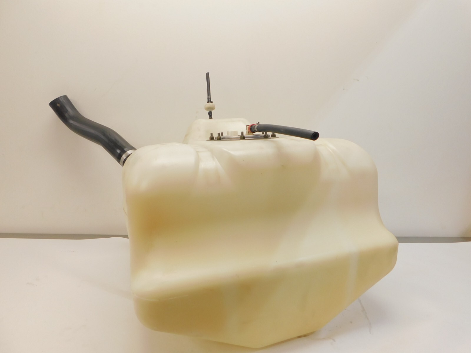 2006 Yamaha Waverunner VX110 Deluxe OEM Gas Tank Fuel Tank F1KU771102