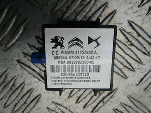 VAUXHALL (OPEL) CORSA F 1.2 PET EB2FAD ANTENNE VERSTÄRKERMODUL 9832982380 2019