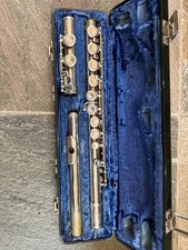 Armstrong 104 flute with hard case. Made in USA