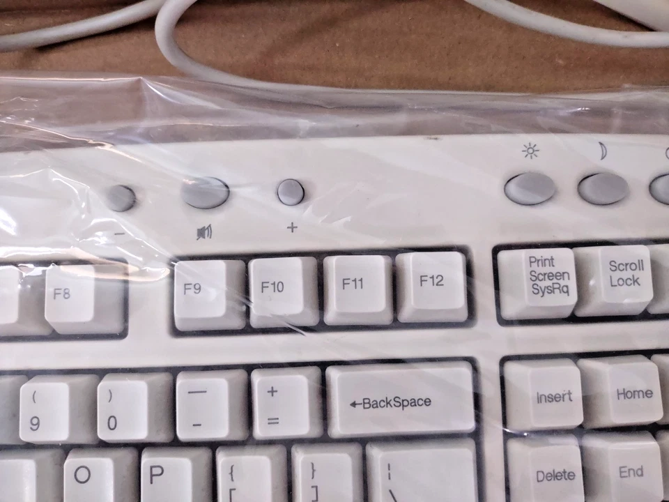 VINTAGE SCORPIUS 98N PLUS WINDOWS PS2 KEYBOARD FCC ID: F2Q4NE98 RM0-KBRK - Image 3 of 4