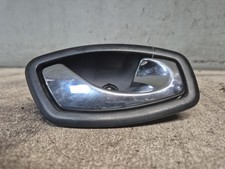 Poignee interieur avant droit RENAULT TRAFIC 3 COURT PHASE 1 806701025R