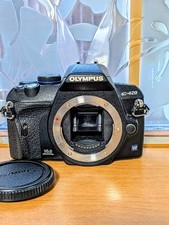 Olympus E-420 DSLR Camera Body with Lens and Accessories Used