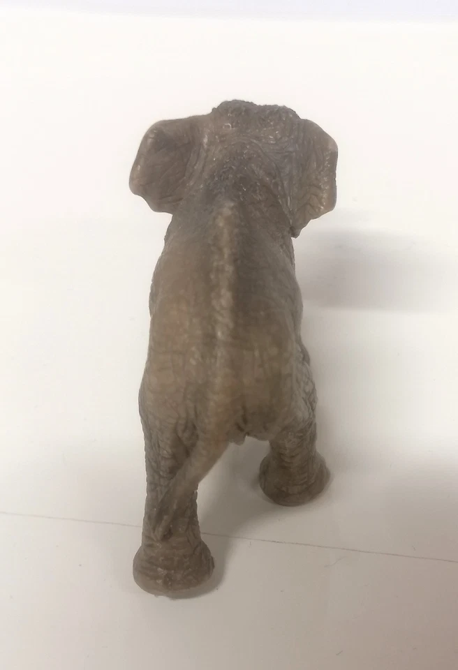 Figurine Schleich, éléphanteau, animaux sauvages - Photo 3/4