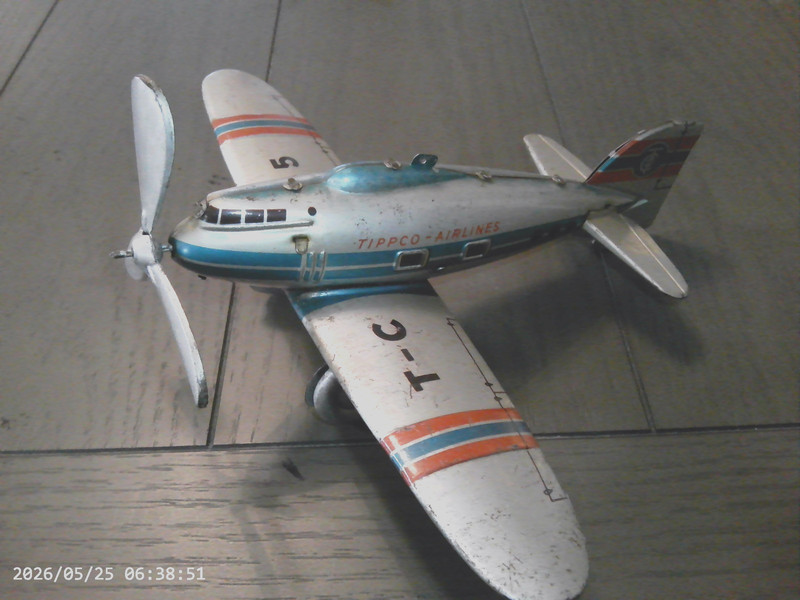 Working TIPP&CO wind up Heinkel plane with mechanical gear