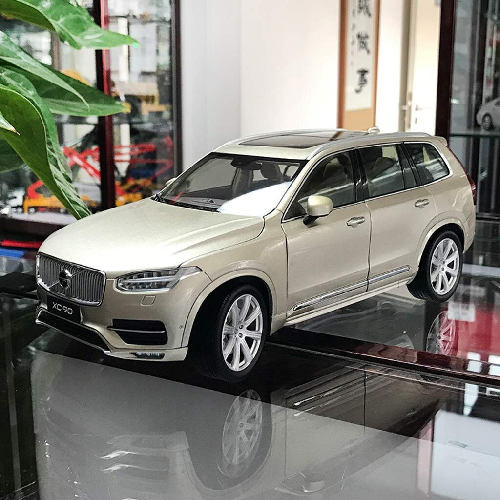1/18 Volvo XC90 2015 SUV Diecast Model Car SUV Toy Gifts Display