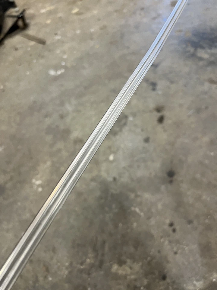 Moldagem de acabamento de assento traseiro Chevrolet Fleetline 1941 1942 1946 1947 1948 - Imagem 4 de 4