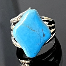 925 STERLING SILVER AND LARGE TURQUOISE RING SIZE 10