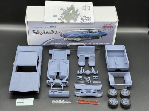 1:25 1969 Buick Skylark GS Resin Model Kit With Rubber Tires and Clear Parts - Picture 7 of 9