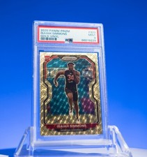 2020 Panini Prizm Football Isaiah Simmons Gold Vinyl RC /5 #323 PSA 9