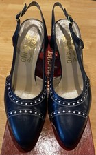 Salvatore Ferragamo Spectator Two-tone Navy White Slingback Heels 8.5 AA 8 1/2