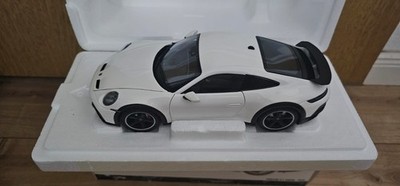 PORSCHE 911 DAKAR 2022   WHITE  1:18 Minichamps 110062070