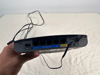 Linksys E2500 Dual-Band Wireless-N Router (Model: E2500 V3)
