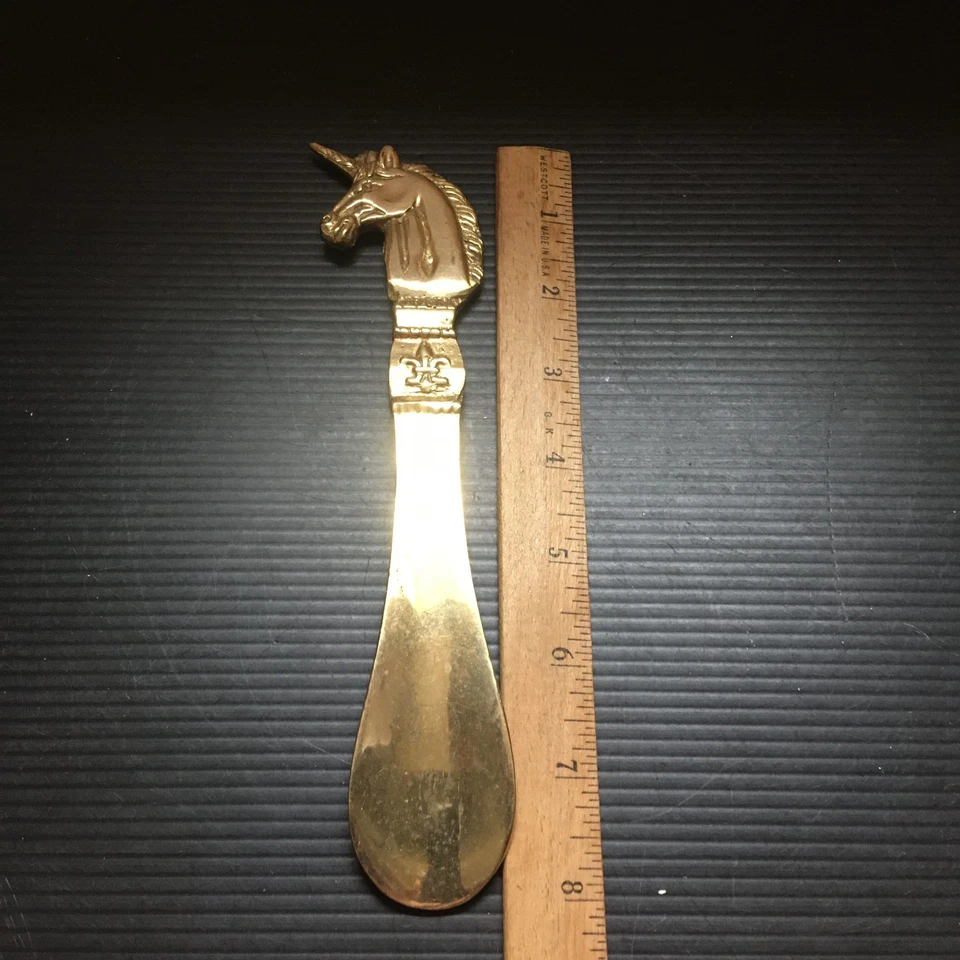 Zapato unicornio de latón macizo vintage años 70 con diseño de flor de lis 8,25" L x 1,5" W Foto 2 de 4