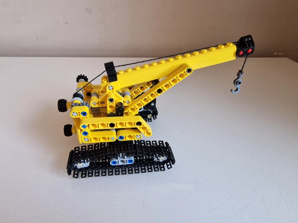 LEGO Technic 9391 Mini Crane, photo 3 of 5
