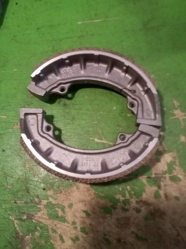 BSA B25 TRIUMPH T100 7" TLS brake shoes MCD 37-3447 RELINED TWIN LEADING SHOE