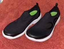 Oofos Mens OOmg Sport Low Slip on Sneakers Shoes Sz 12.5 M, Color Black & White