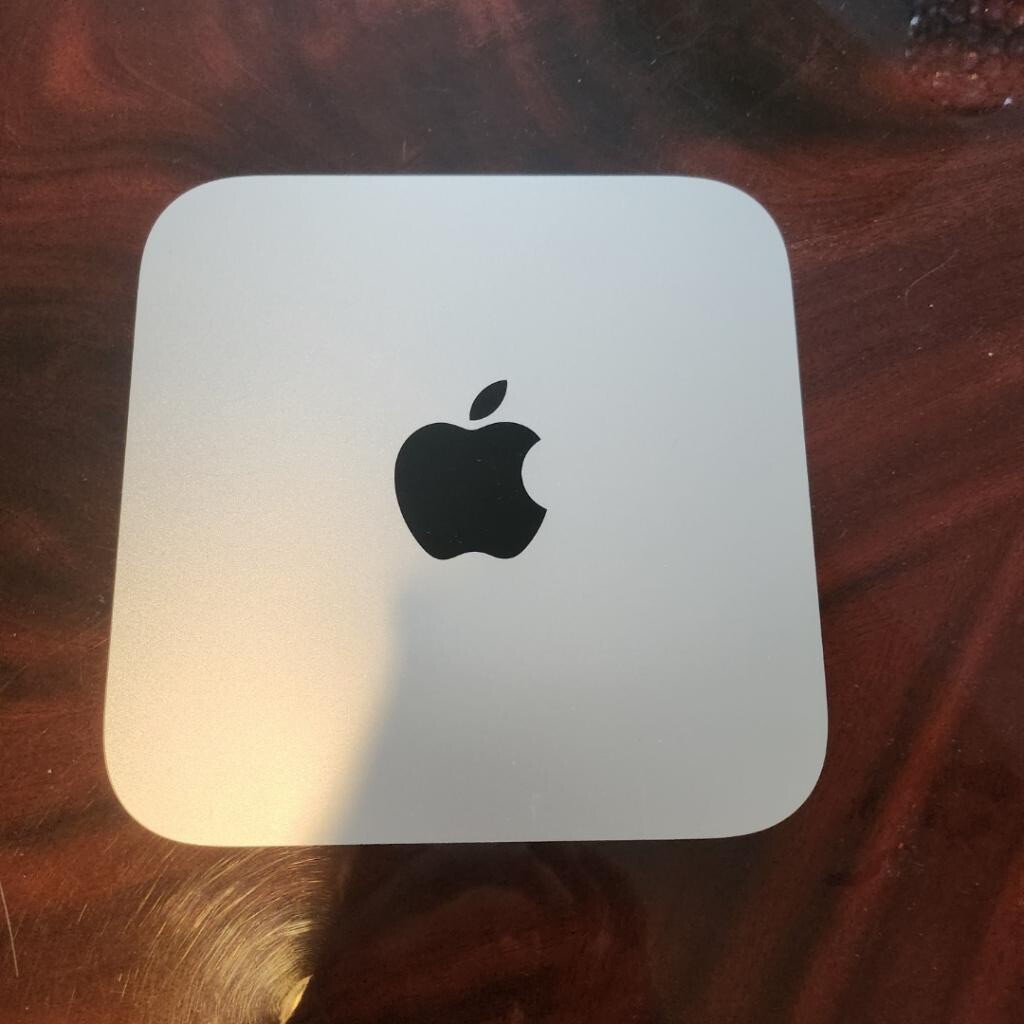 2014 Mac Mini With Apple Magic Mouse And Keyboard And Dell Monitor