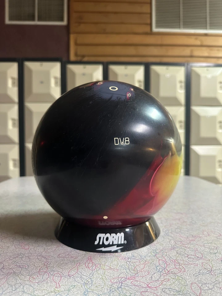 Bola de boliche Dv8 Hell Raiser Return 15 lb nueva en caja Foto 2 de 4