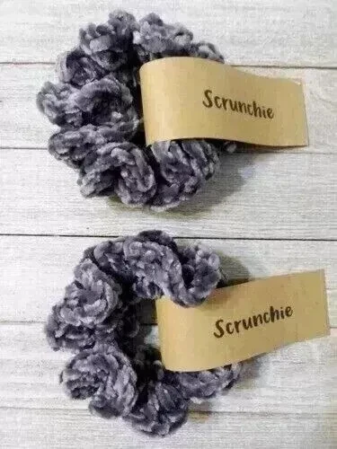 Crochet Hecho a Mano Pelo Crujiente Terciopelo Cola de Caballo Soporte Gris Vapor Foto 2 de 2