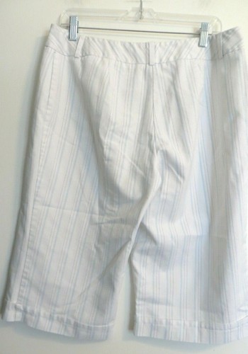 Dressbarn Capris Womens 14 White W/ Light Blue Pinstripe Flat Front 33 in Waist - Picture 5 of 7