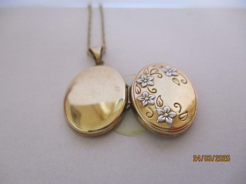 9ct Gold Oval LOCKET Necklace - 4 White Flower Daffodils on 20" Chain - 2.81g - Picture 9 of 21