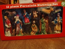 10 Piece Porcelain Nativity Scene With Wooden Manger Orig Box & Pkging