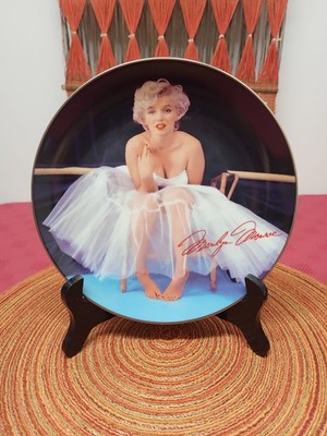 MarilynMonroe Up Close And Personal Bradford Ex. Plates Complete Set Of 8 In Box