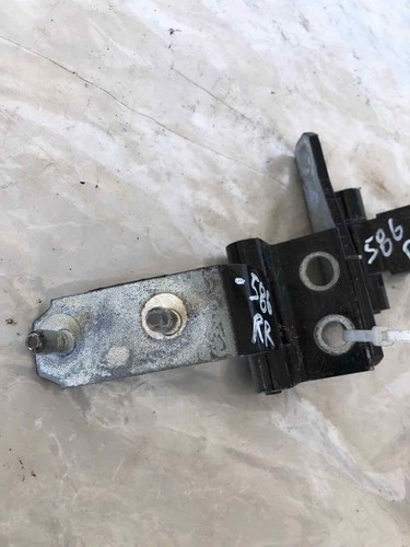 2002 LEXUS GS300 Rear Back Door Hinge Upper & Lower Hinges Passenger Right RH - Picture 3 of 14