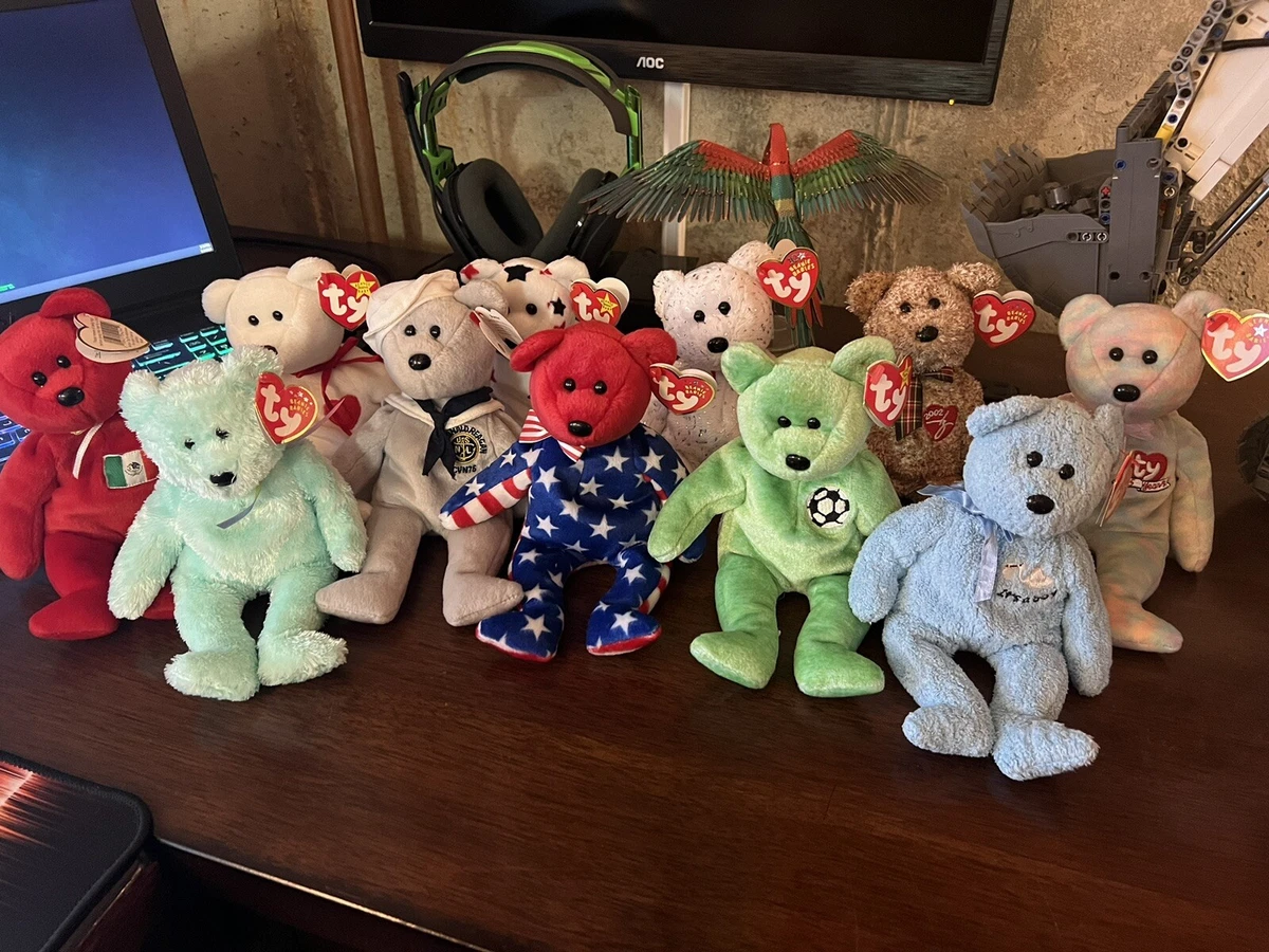 Huge LOT of TY Beanie babies. Over 100 Bears