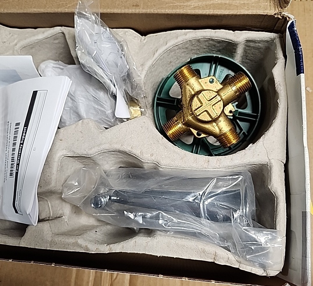 MOEN Brecklyn SingleHandle 6Spray Tub and Shower Faucet