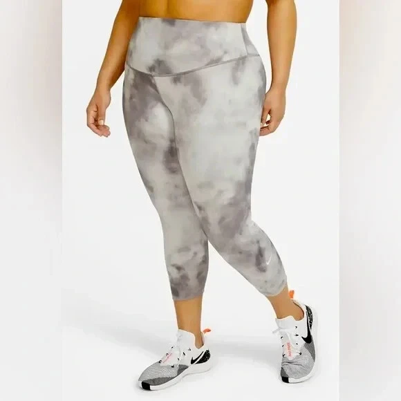 Nike Fast Women's Mid-Rise Crop Running Leggings (Plus Size) 1X Grey