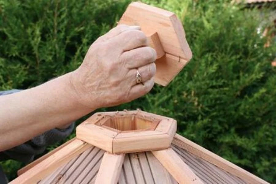 Vogelhaus,Vogelhäuschen,mit Einsatz zum Füttern,Futtersilo,Versionen mit Ständer - Bild 2 von 2