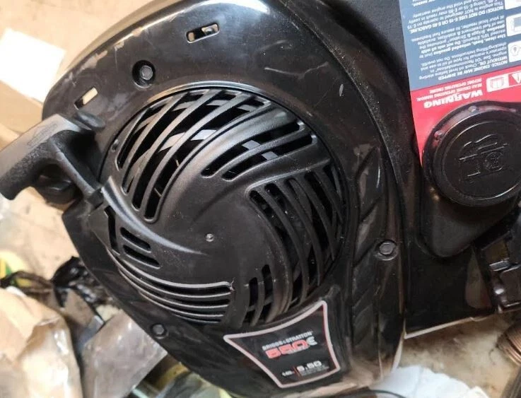 Briggs & Stratton Engine 09P702-0116-F1 550e Series 140cc 5.5 TORQ Vertical SHFT - Image 3 of 4