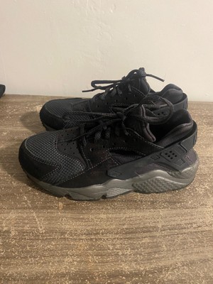 black huaraches size 4