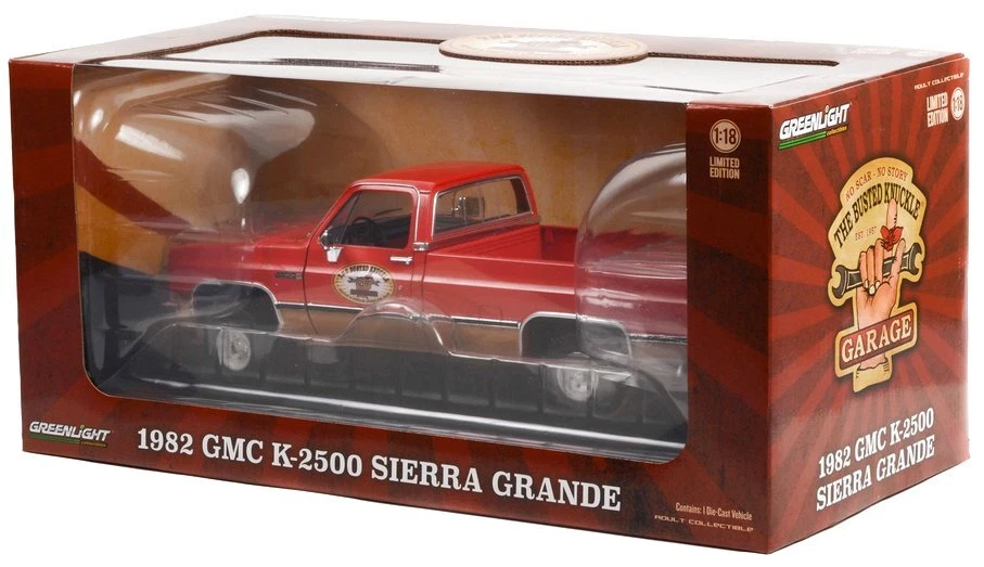 GMC K-2500 Sierra Grande - 1982 - Busted Knuckle Garage - Greenlight 1:18 - Immagine 2 di 4