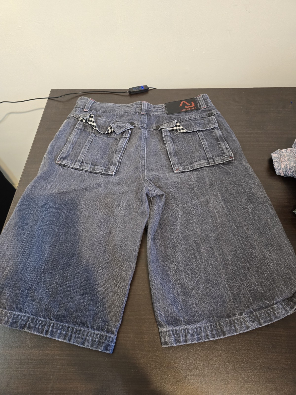 Picture 4 of 5