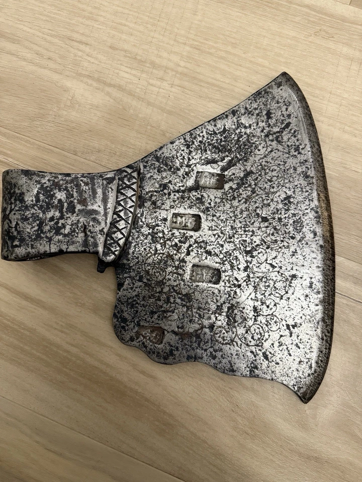 原版 16/17 世纪德国刽子手斧带雕刻 — 第 2/4 张图片