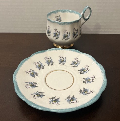 Taza de té y platillo vintage Rosina Bone China floral verde claro/azul flor - Imagen 6 de 10
