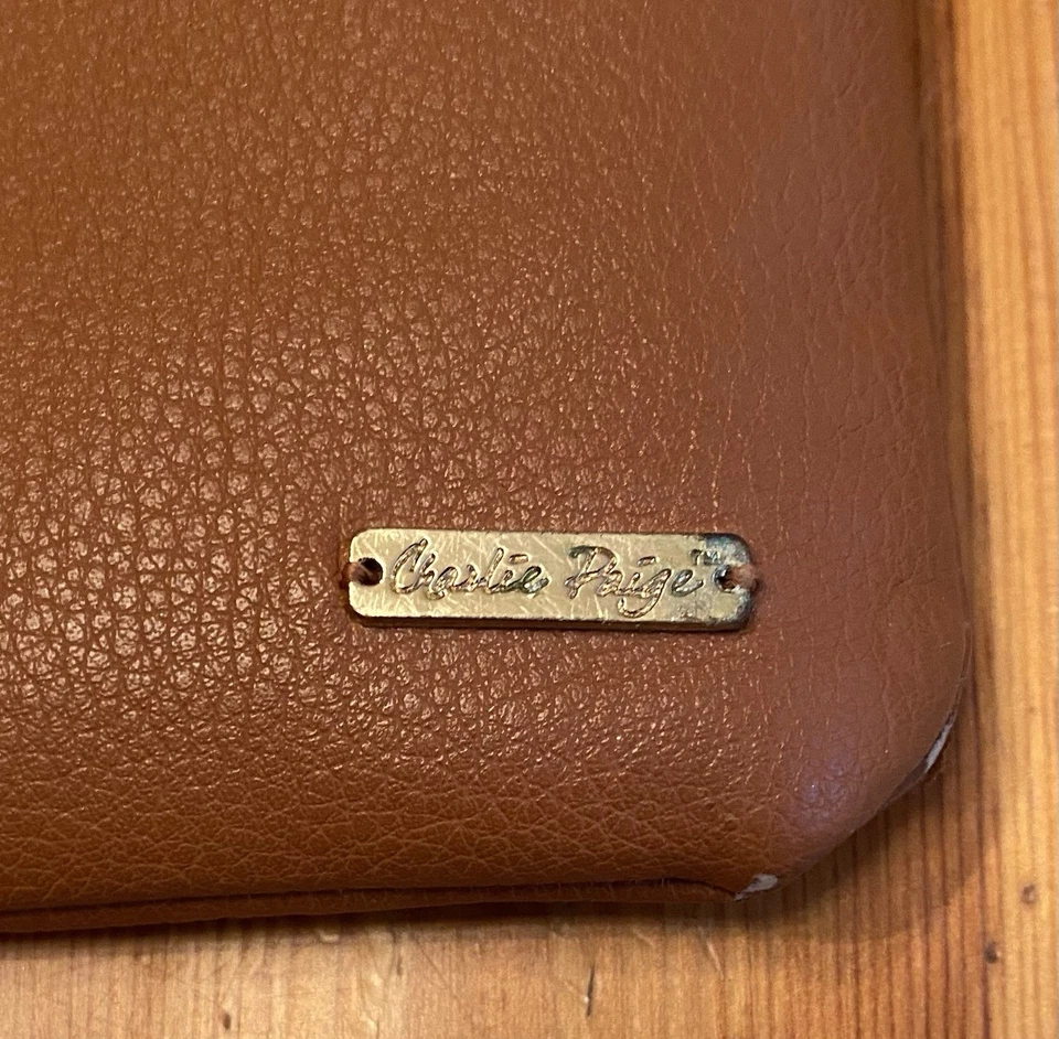 Charlie Paige Muñequera Correa Cartera Tema Piña 8” X 11” Marrón  Foto 3 de 4