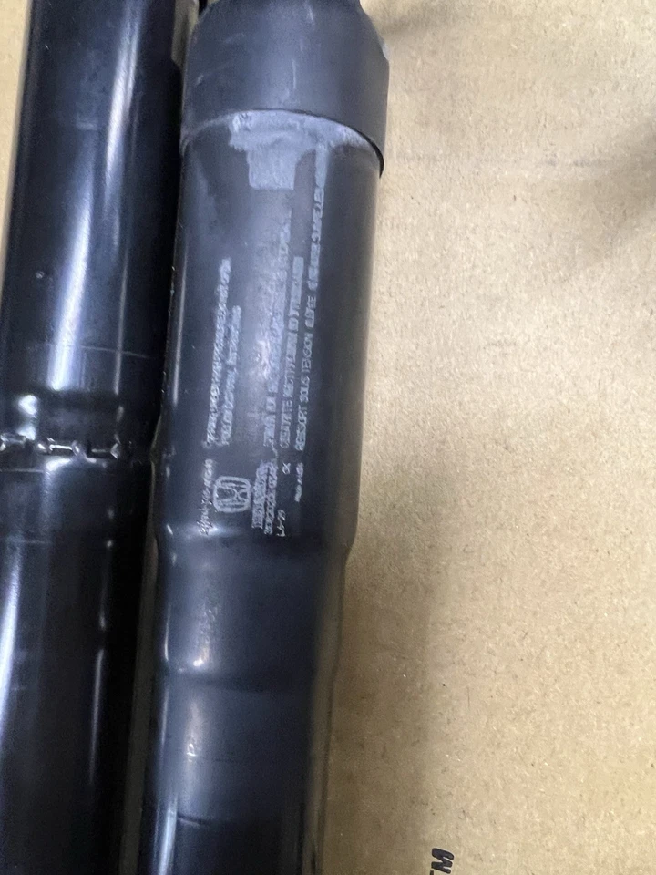 2019 Honda Passport Rear Trunk Lid Tailgate Strut Shock Lift Cylinder Set OEM - Image 3 of 4