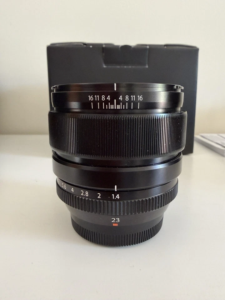 Fujifilm XF 23mm F1.4R lens -with Square Metal Hood JJC LH-JXF23 - image 2 of 4