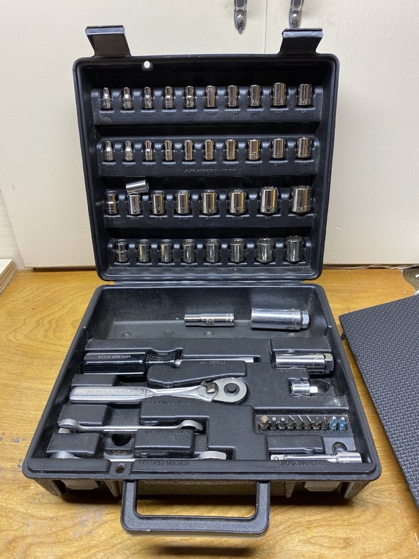 “Vintage” Craftsman 46 pc Mechanics Metric/Standard Socket And Wrench Set