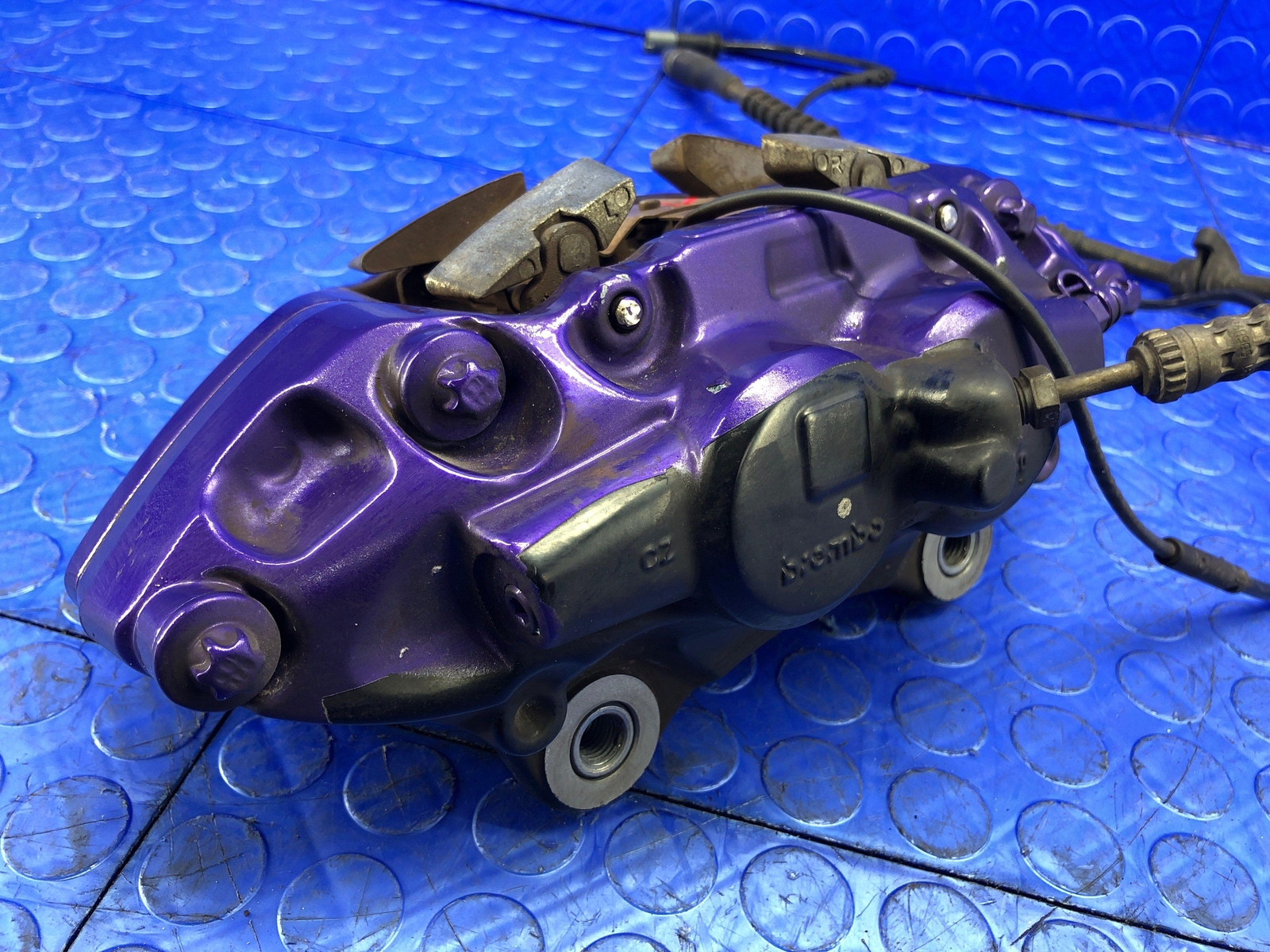 2014-2019 BMW I8 OEM FRONT LEFT BRAKE CALIPER *POWDER COATED*