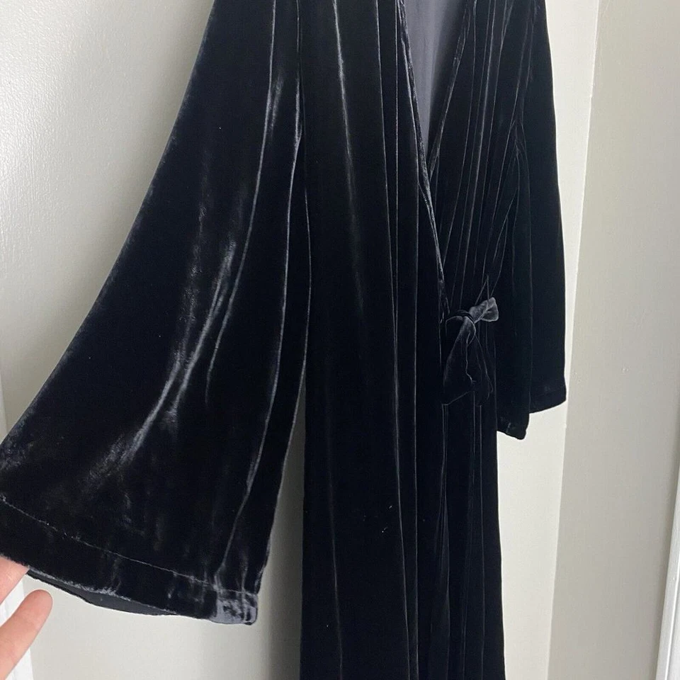Vestido envolvente EILEEN FISHER negro de terciopelo con cuello en V talla mediana clásico de vacaciones mínimo Foto 3 de 4