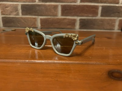 Vintage 1950s 1960s Women s Sunglasses Applied Flowers Cats Eye Floral