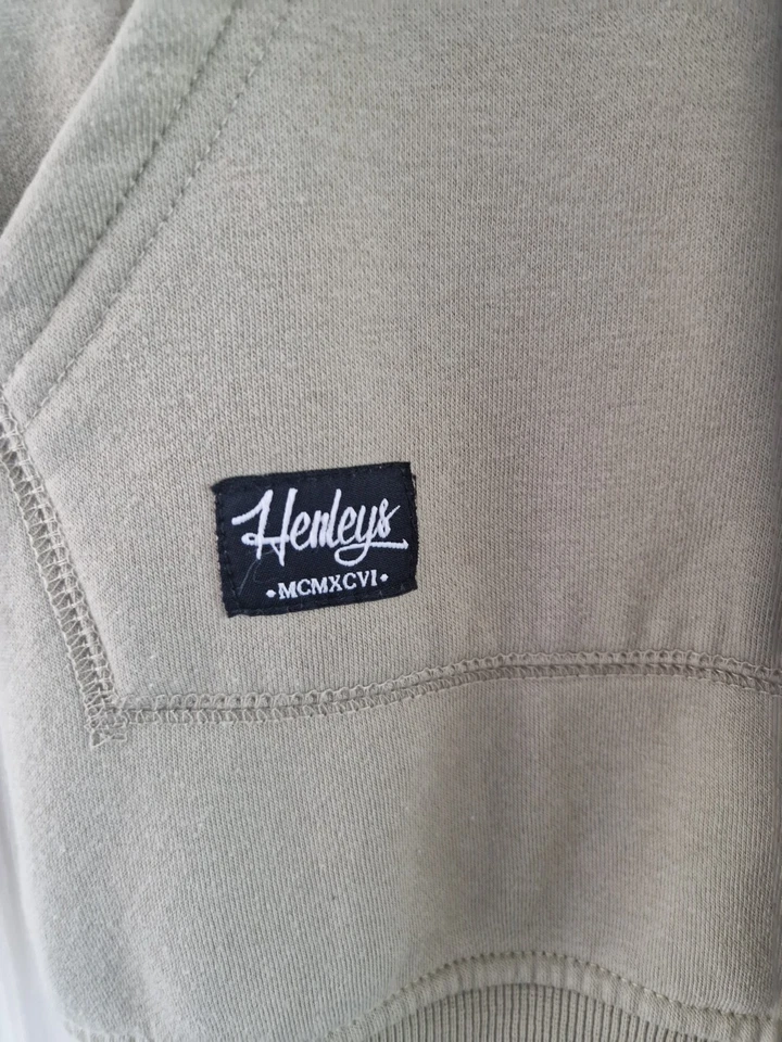 Henleys Hoodie Size 10 Long Sleeve Fleece Lined Kangaroo Pocket Cosy Warm - Image 3 of 4
