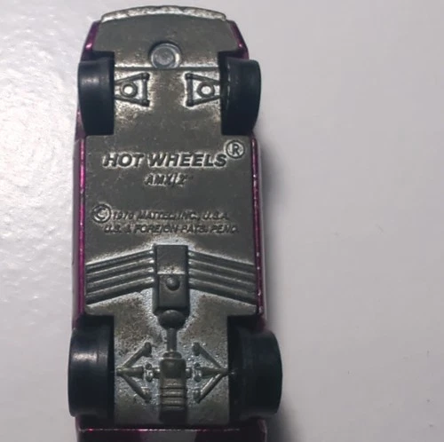 Hot Wheels 1970 Magenta  Diecast Car 1:64 Vintage Collector Vehicle Toy Model
